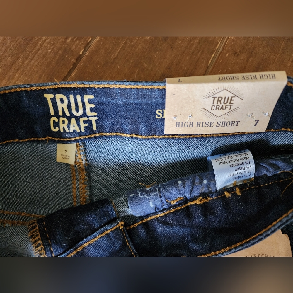 True Craft Shorts - Picture 3 of 3
